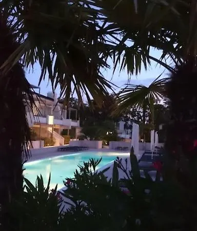 Lido Centro Con Piscina 아파트 리도 디 예솔로